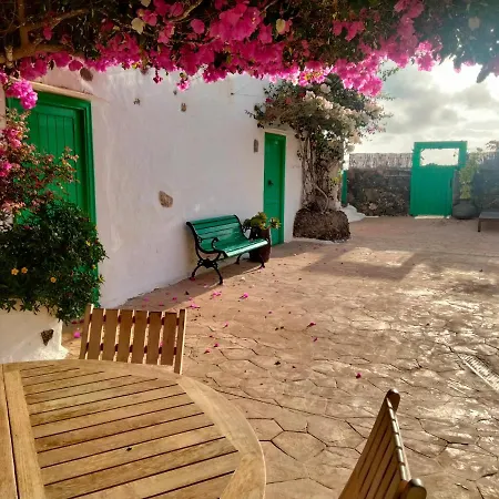 Buganvilla Molino * Tinajo