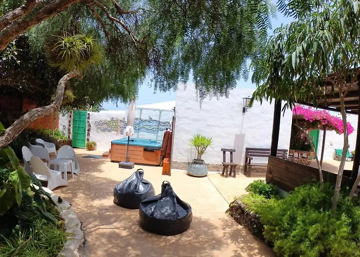 Semesterbostad Buganvilla Molino Tinajo